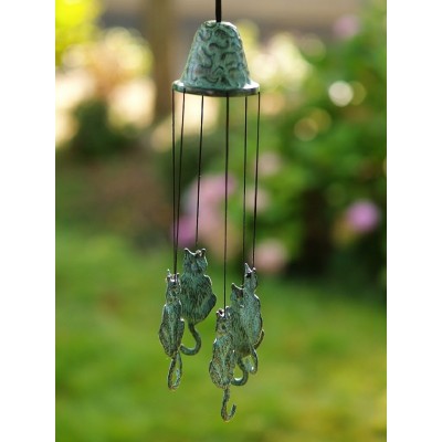 Carillon Chat assis